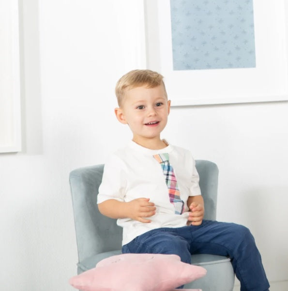 Kindersessel 'Lil Sofa mit stabilen Holzfüssen und hellblau Samtstoff