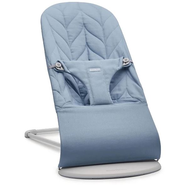 BabyBjörn Babywippe Bliss Woven Petal Quilt blau