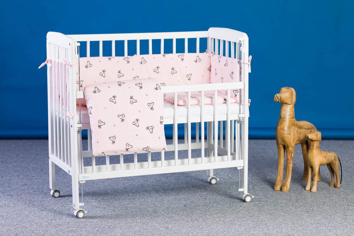 Fillikid Beistellbett Nino 90 x 45 cm mit Bettset Koala Rose