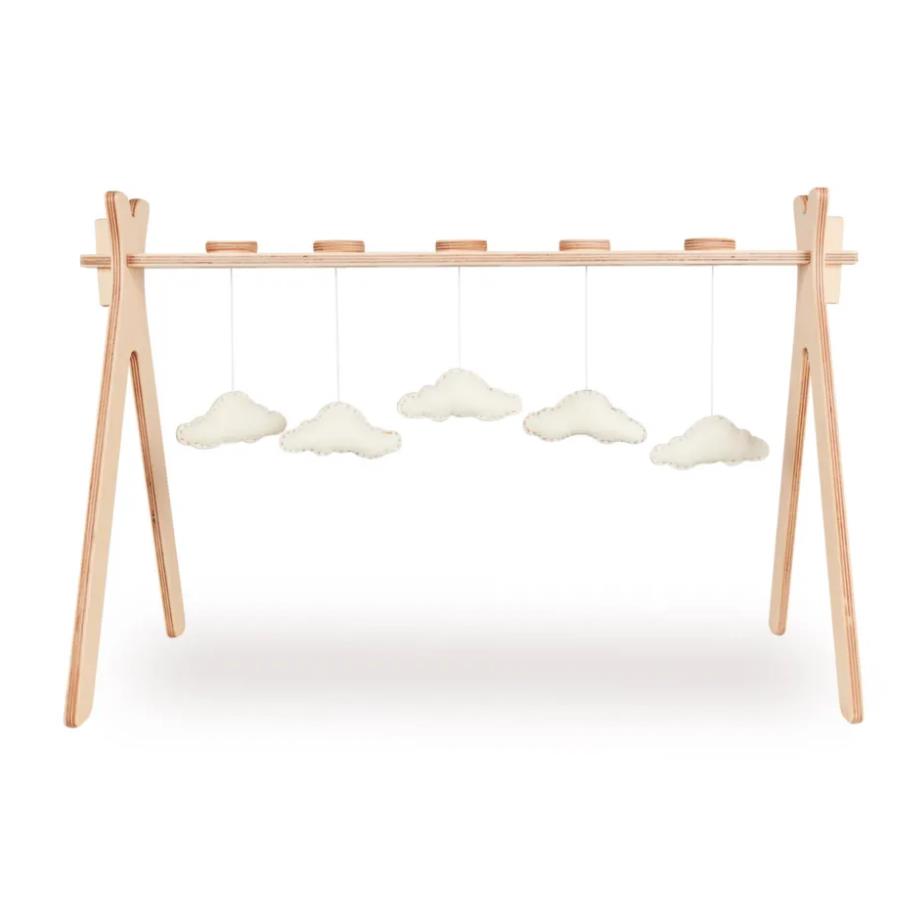 Quax Spieltrapez aus Holz mit Strickfiguren Wolken