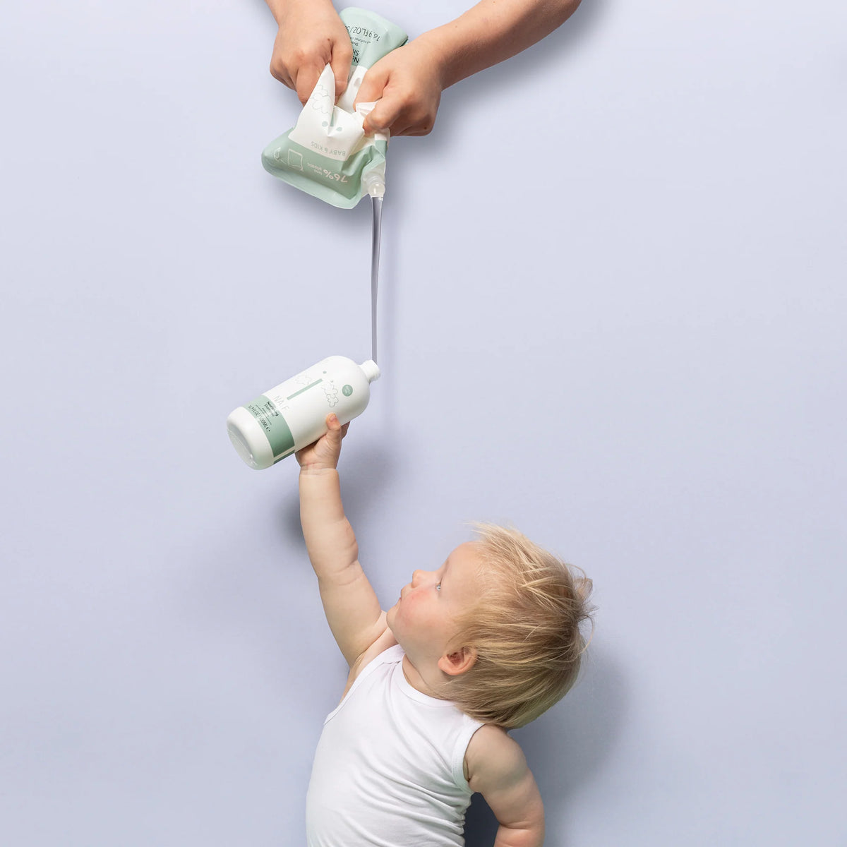 NAÏF pflegendes Shampoo für Baby &amp; Kids Nachfüllpackung 500ml