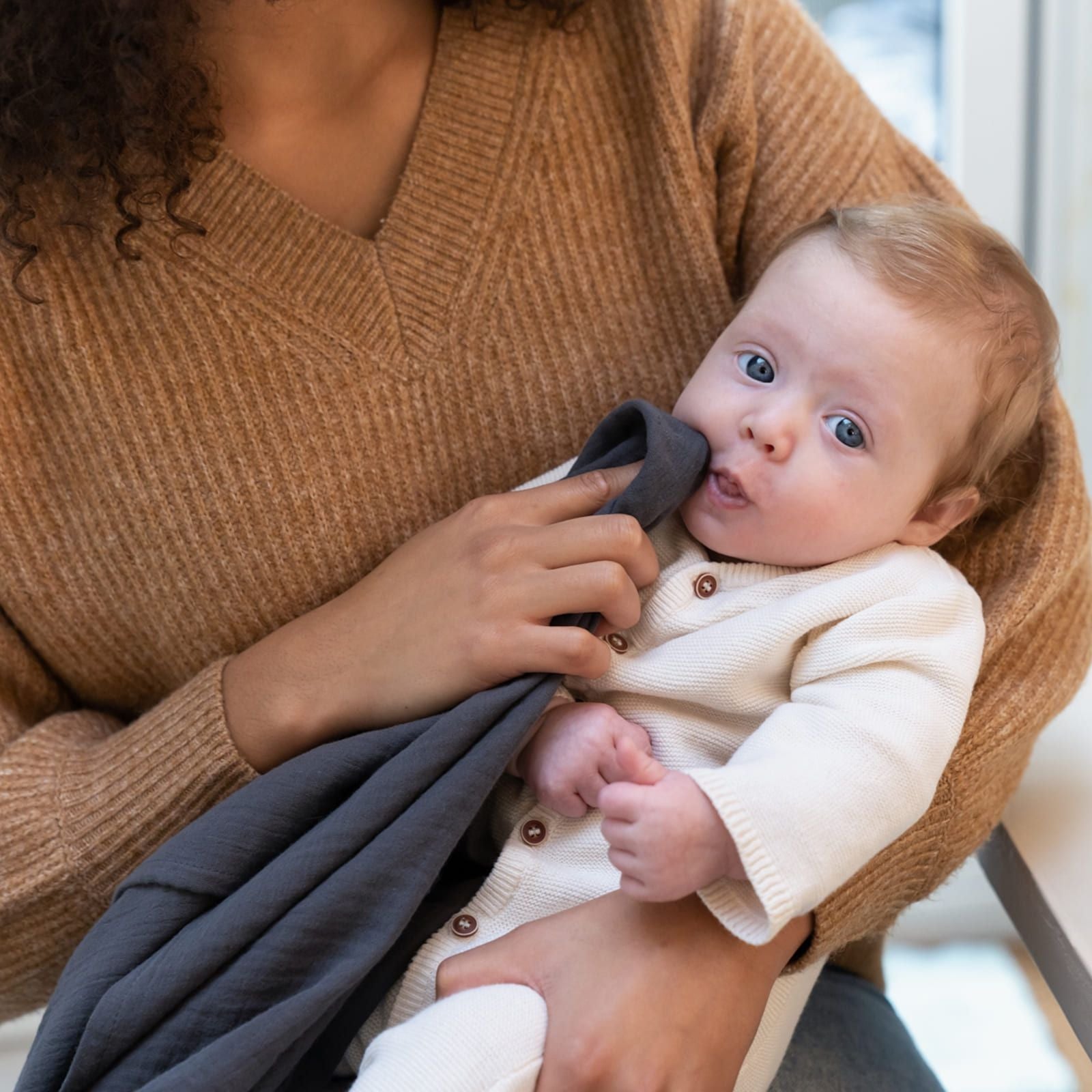 DOOMOO Mom'n Play Mehrzweck-Stillumhang