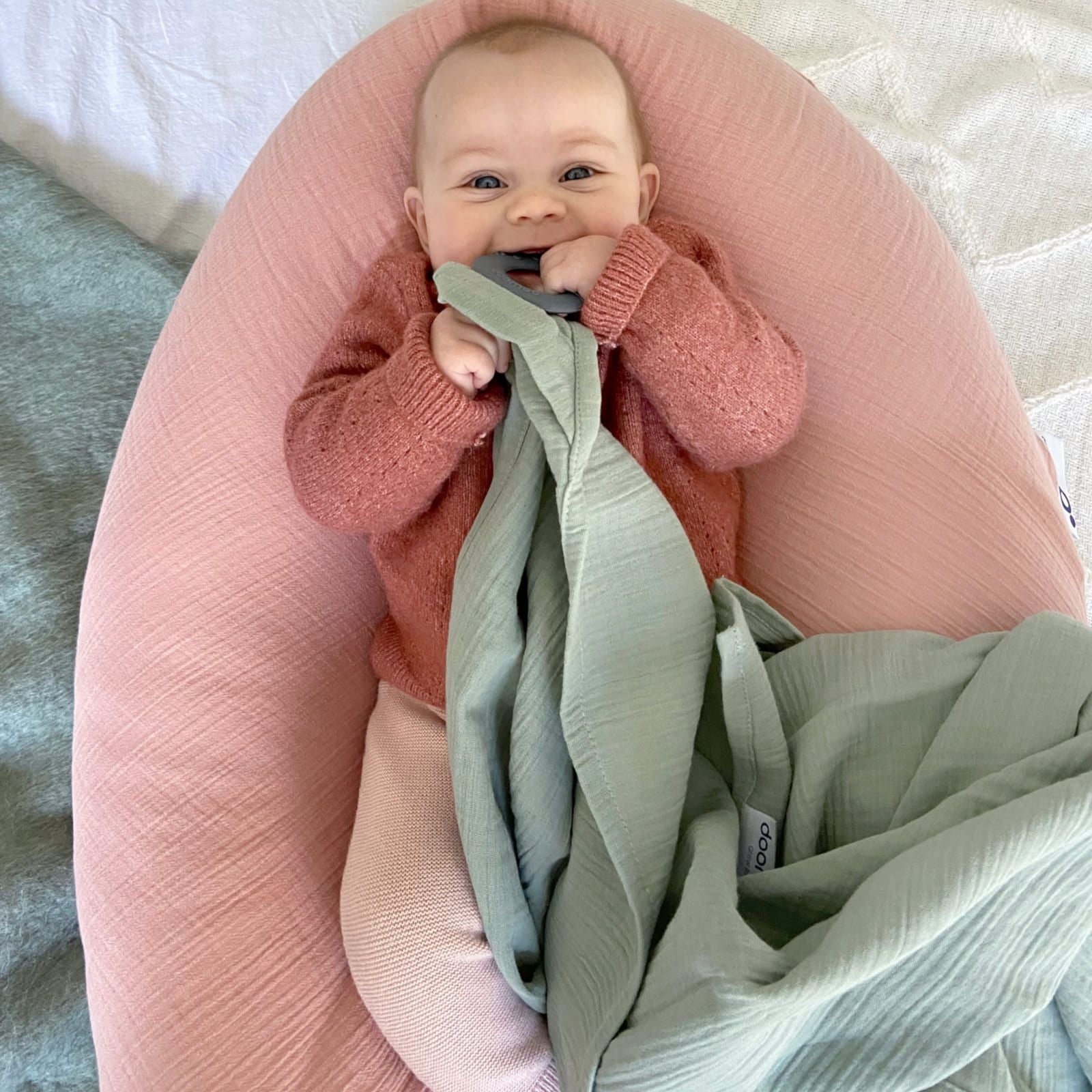 DOOMOO Mom'n Play Mehrzweck-Stillumhang