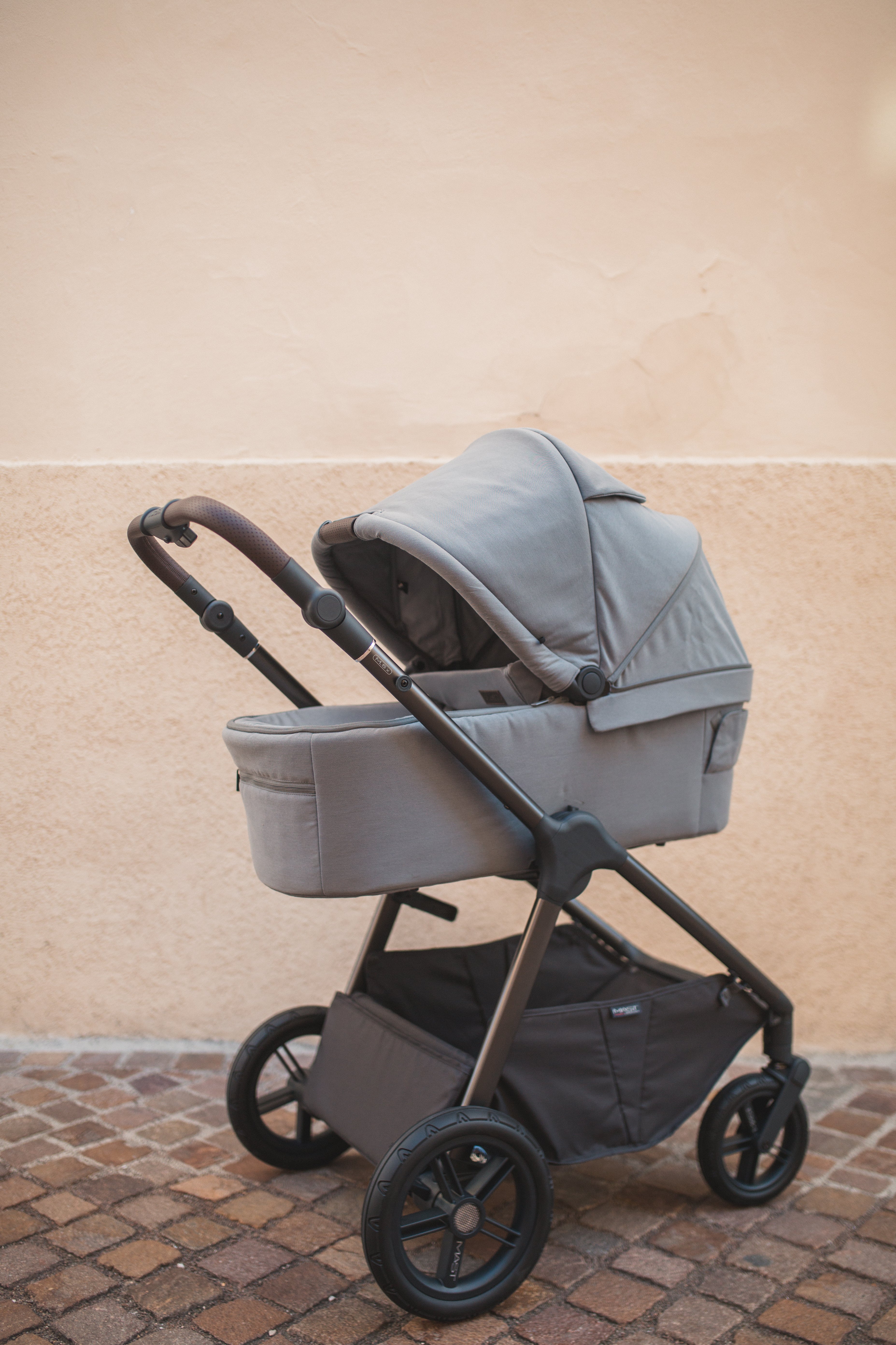 Mast M.5x Kinderwagen mit Babywanne