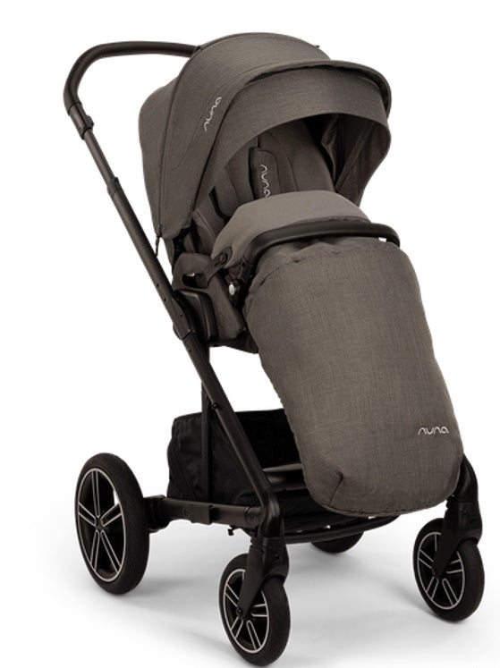 Nuna Mixx Next Bundle 4in1 mit Babywanne, Babyschale Arra Flex &amp; Base Next