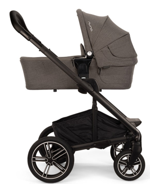 Nuna Mixx Next Bundle 4in1 mit Babywanne, Babyschale Arra Flex &amp; Base Next
