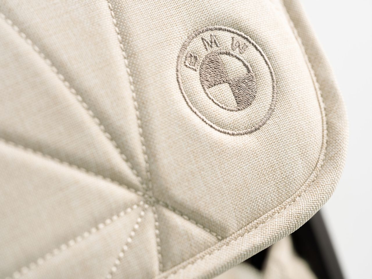 Nuna TRVL LX BMW Buggy