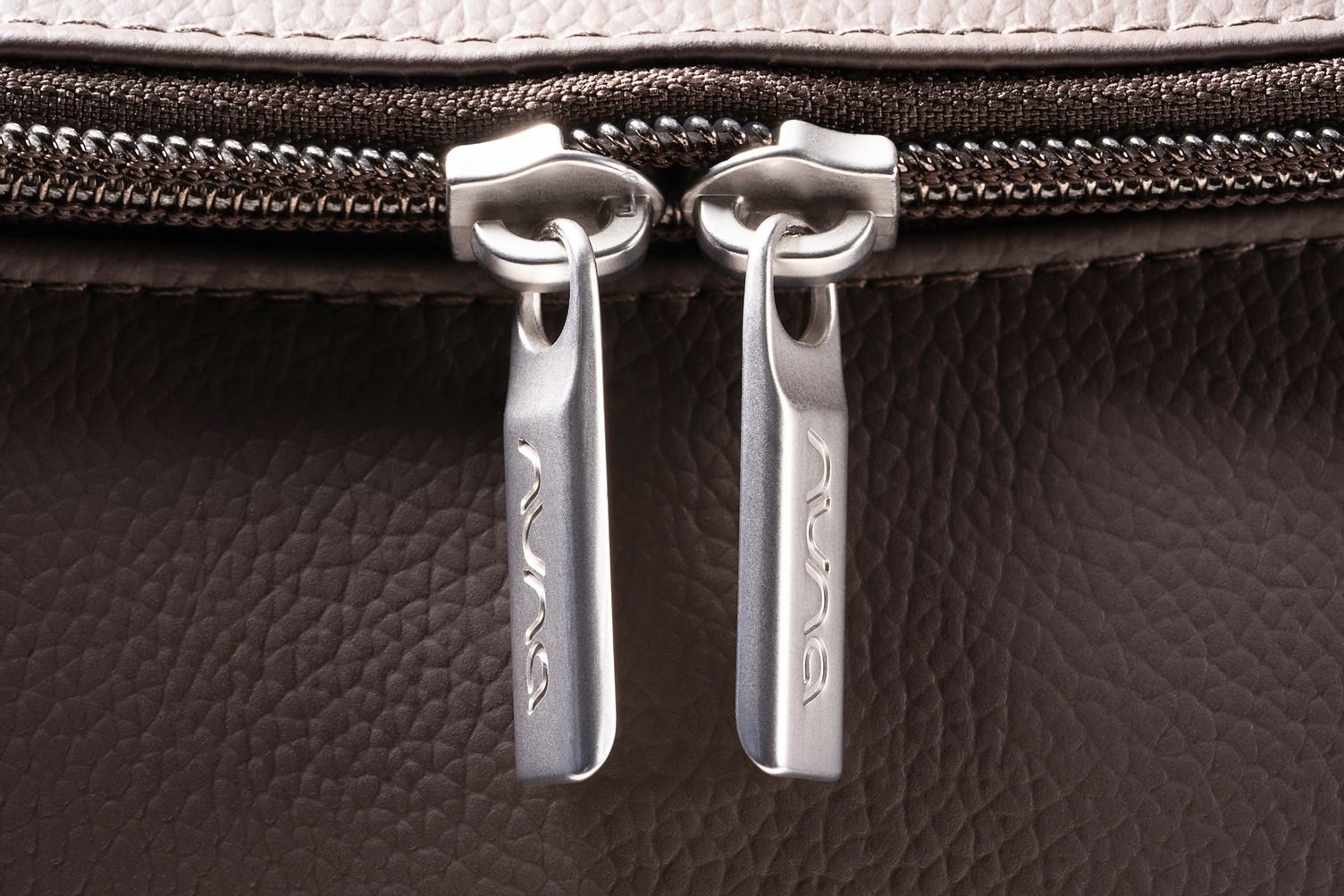 Nuna Wickelrucksack BMW Espresso