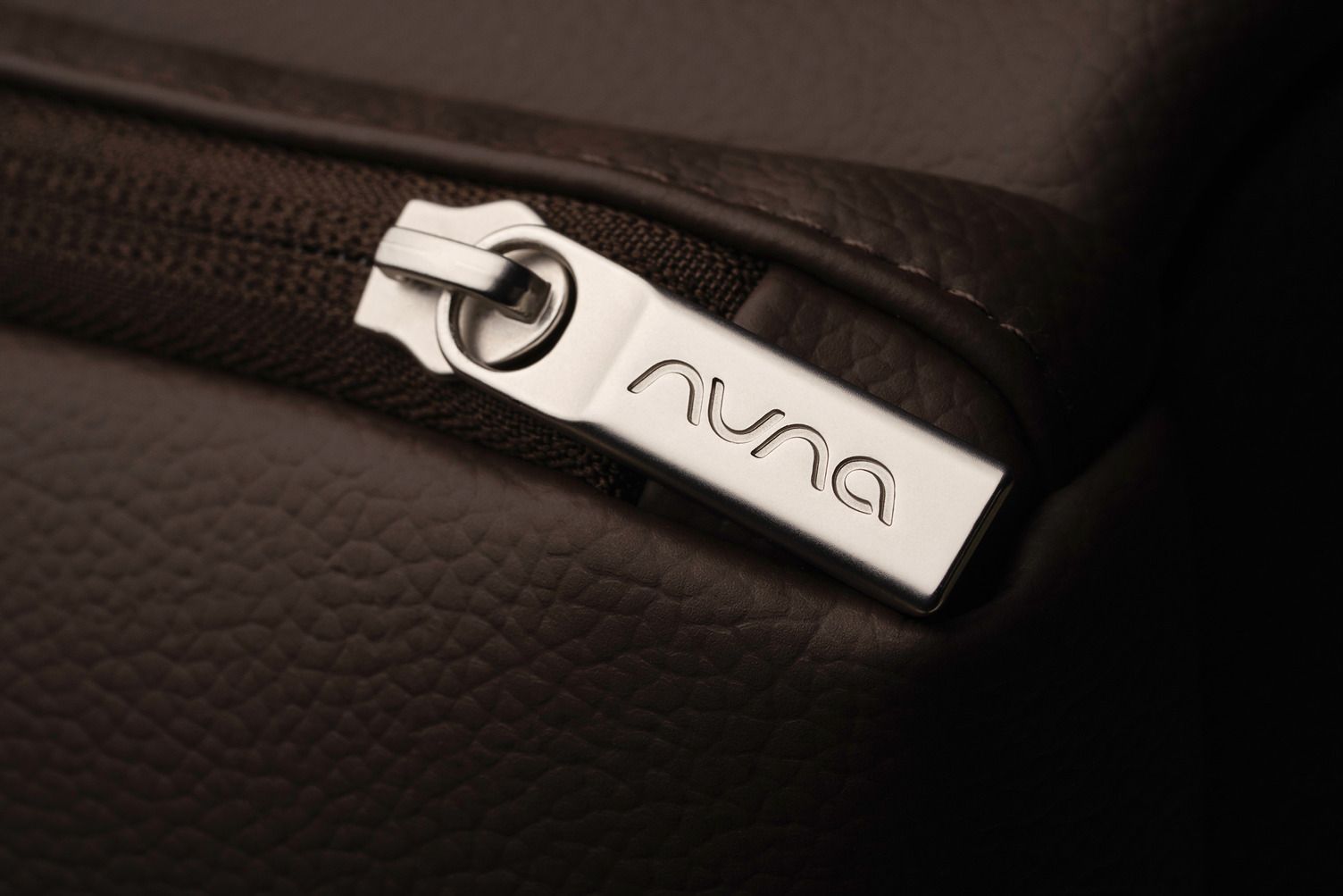Nuna Wickelrucksack BMW Espresso