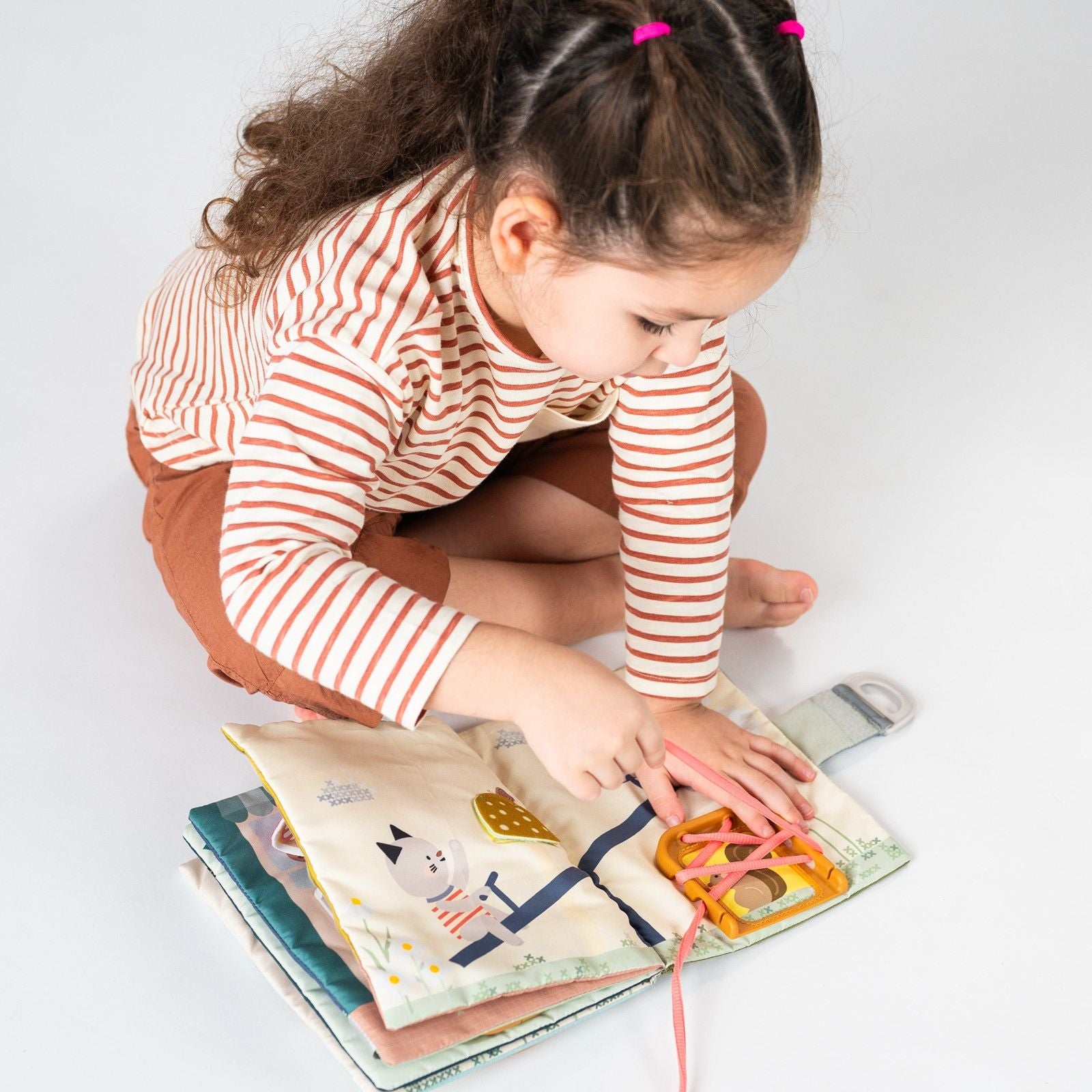 TAF TOYS Aktivitätenbuch Fanasy