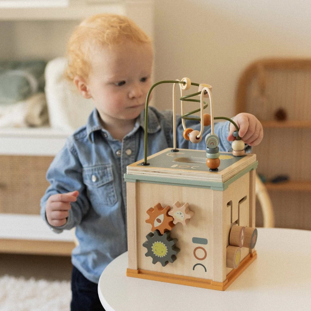 5-in-1 Lernspielzeug aus Holz von Trois Kilos Sept