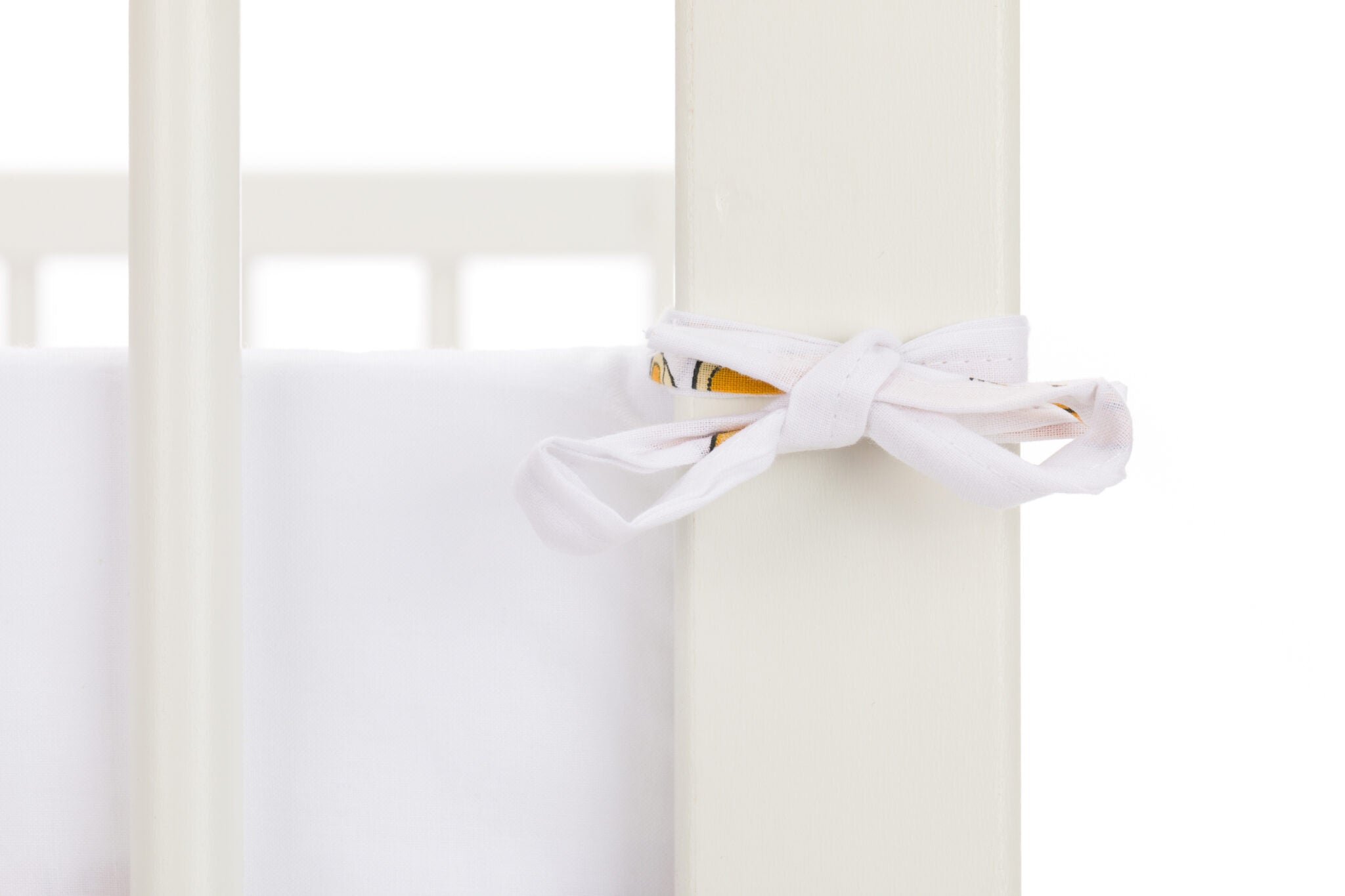 Fillikid Beistellbett 40x90 cm Cocon weiss inkl. Bettwäsche-Set Krone rosa - nur solange Vorrat