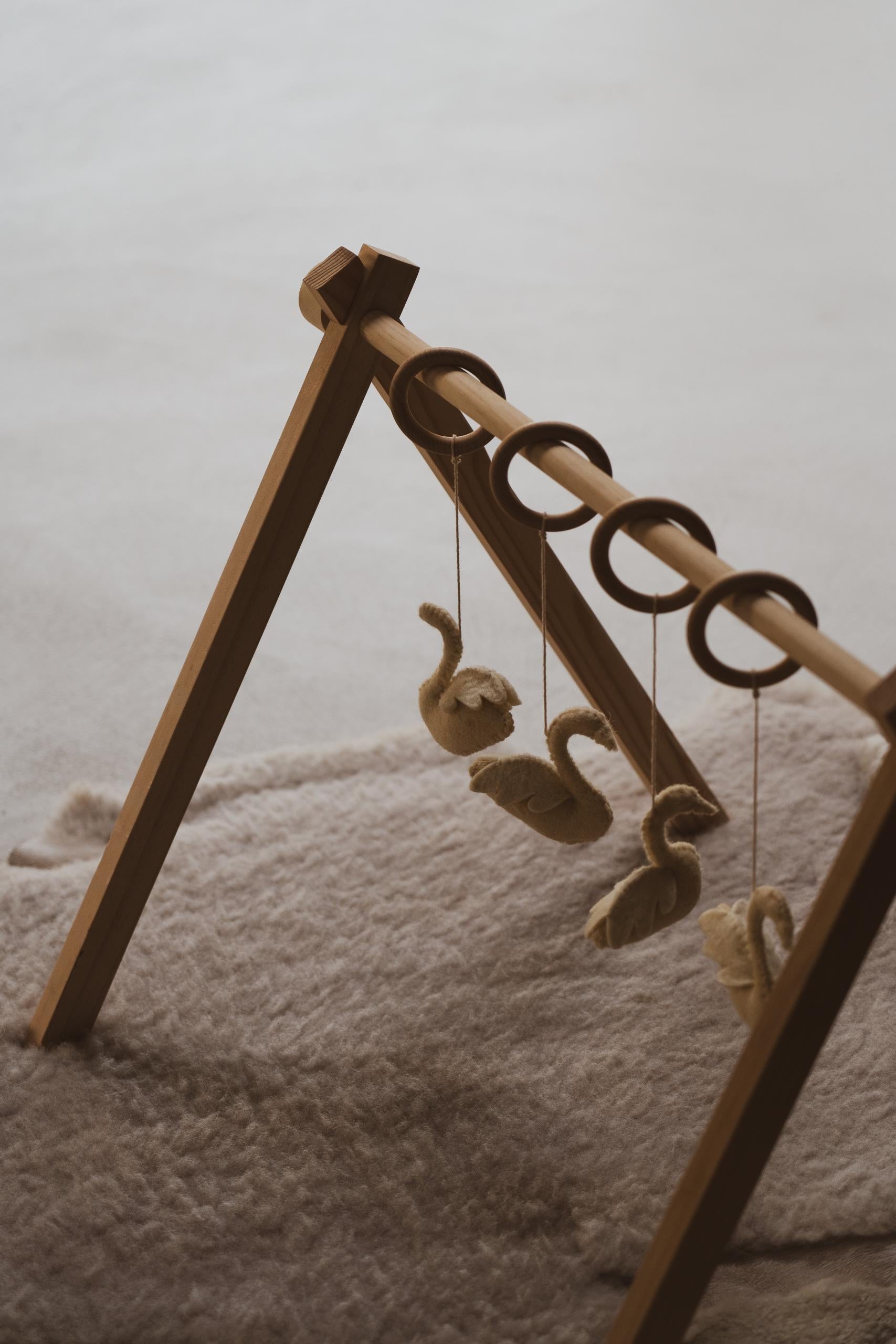 Quax Spieltrapez aus Holz - ohne Spielzeug Lieferbar in 4 Wochen