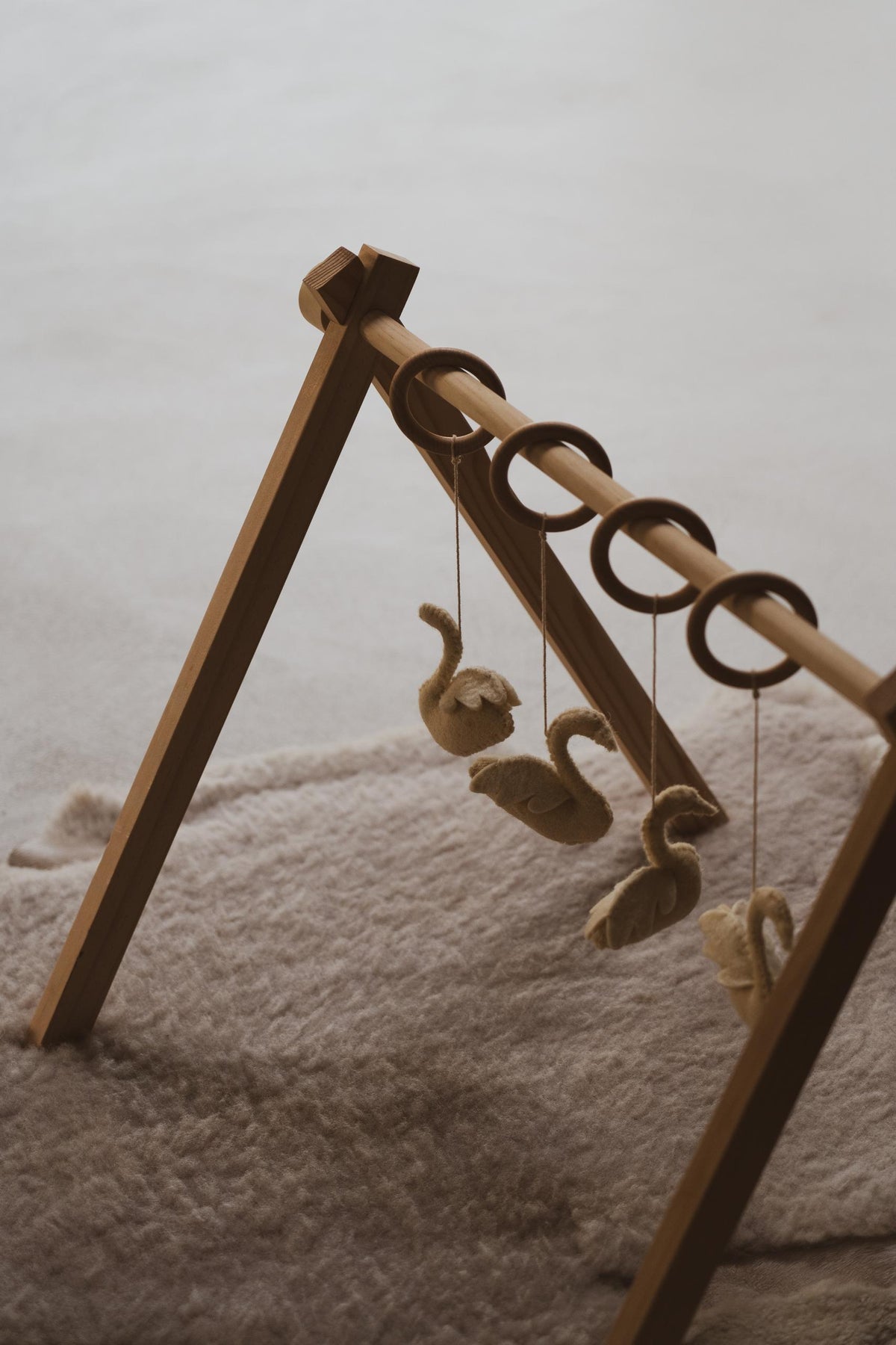 Quax Spieltrapez aus Holz - ohne Spielzeug