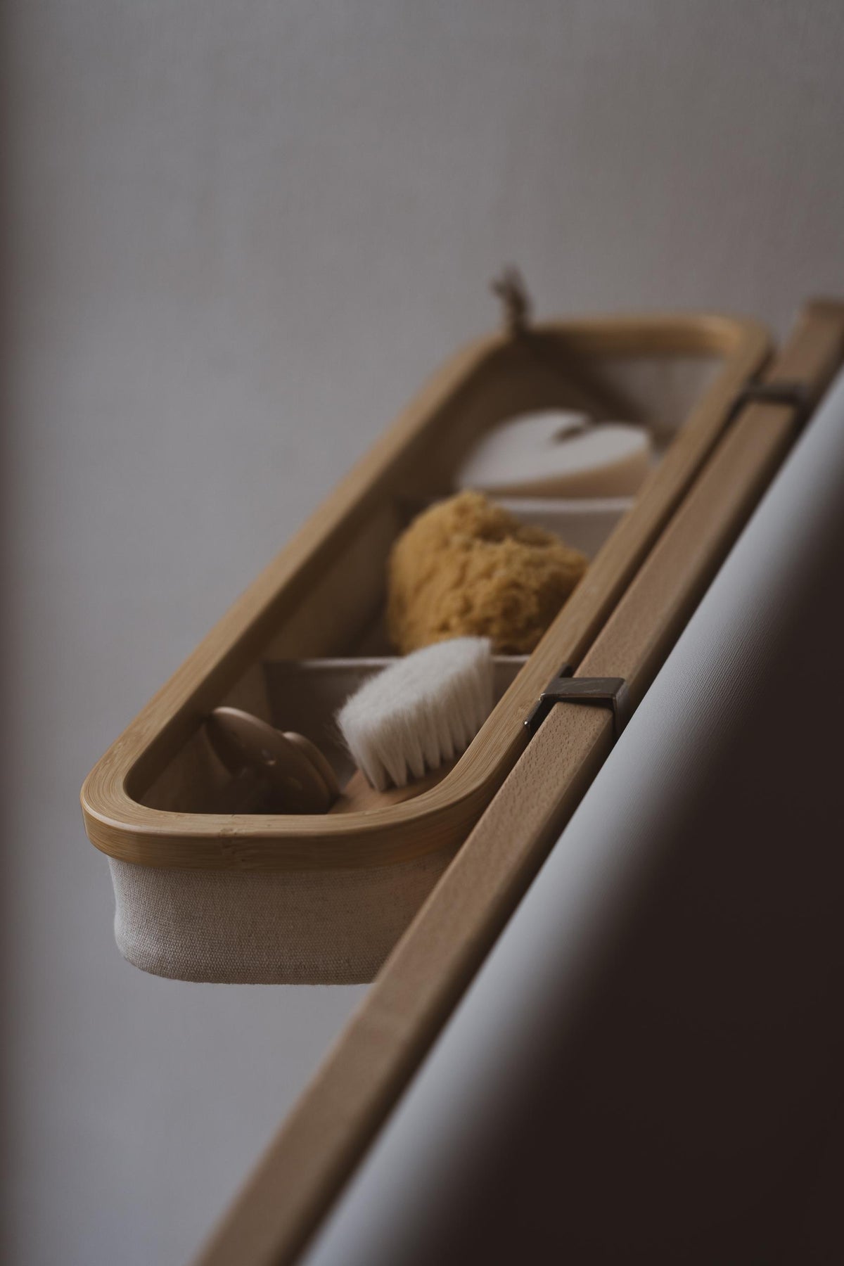 Quax Hängekorb für Wickeltisch beige natur