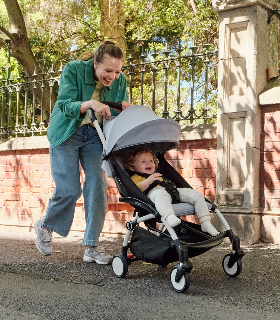 Stokke® YOYO³ Buggy mit 6+Textilset, Gestell weiss
