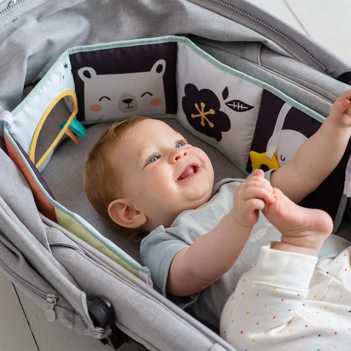 TAF TOYS Babybuch Nordpol