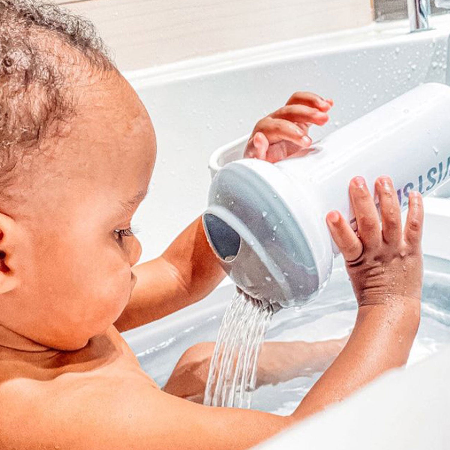 Twistshake Badewannen - Set mit Kissen und Badebrause pink