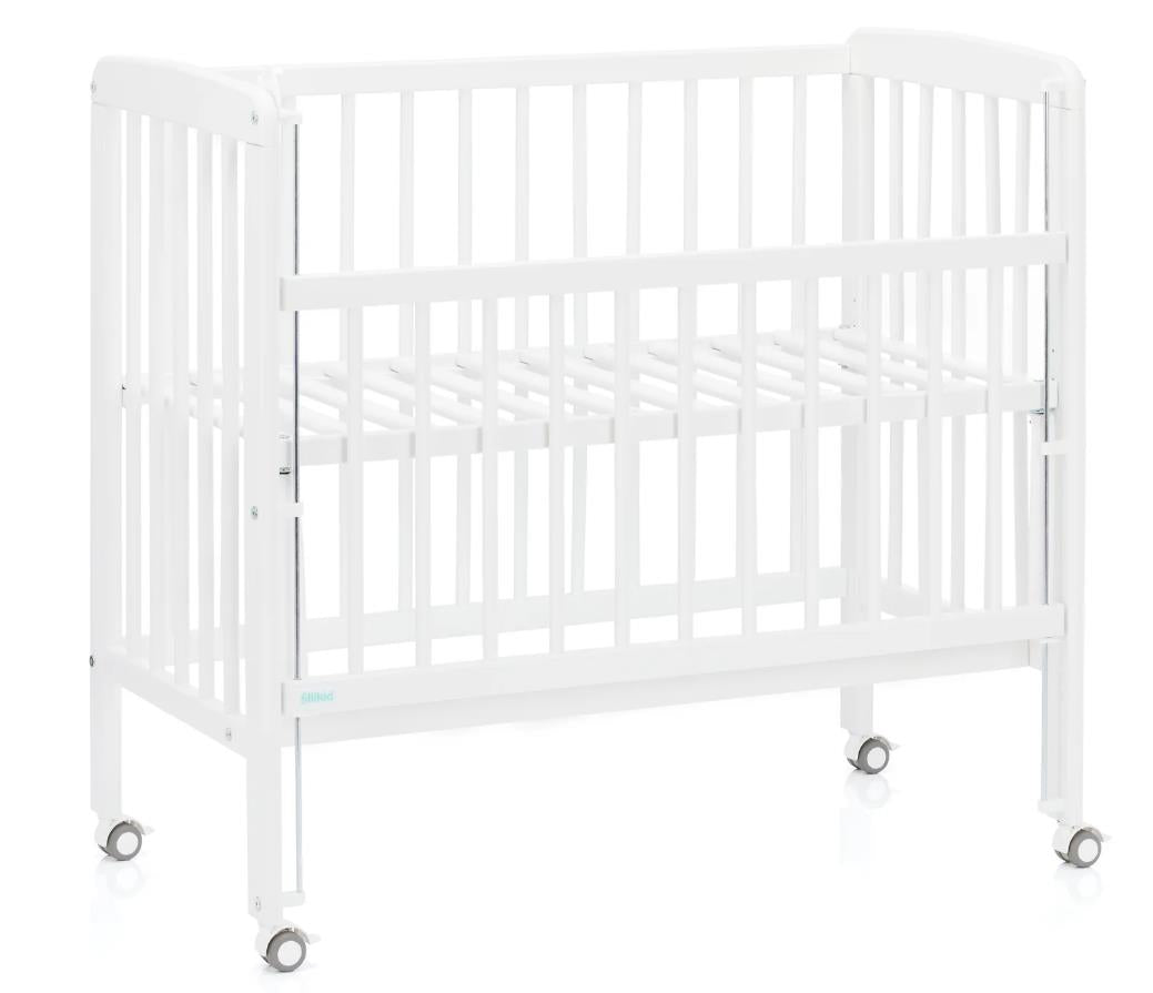 Fillikid Beistellbett Nino 90 x 45 cm mit Bettset-Set Trio & atmungsaktiver Matratze Träumeland