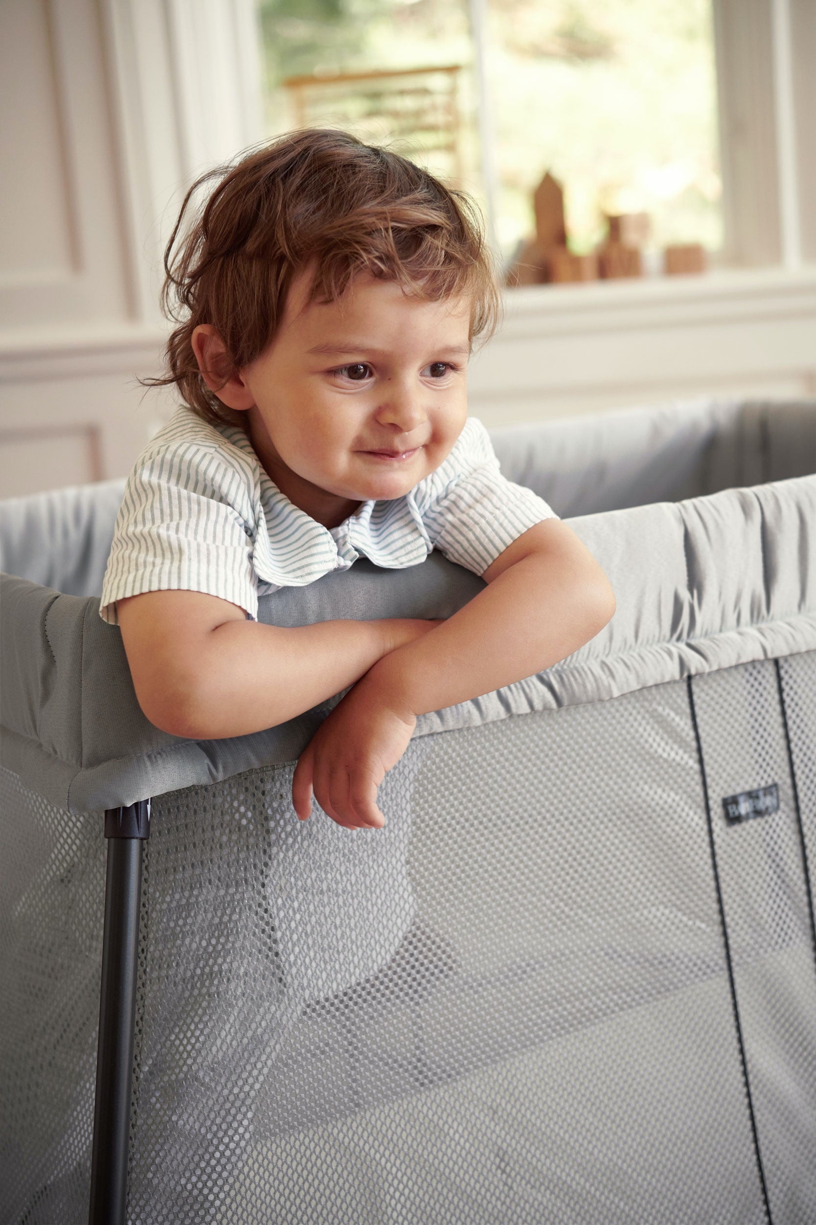 BabyBjörn Reisebett light Mesh silber inkl. Fixleintuch