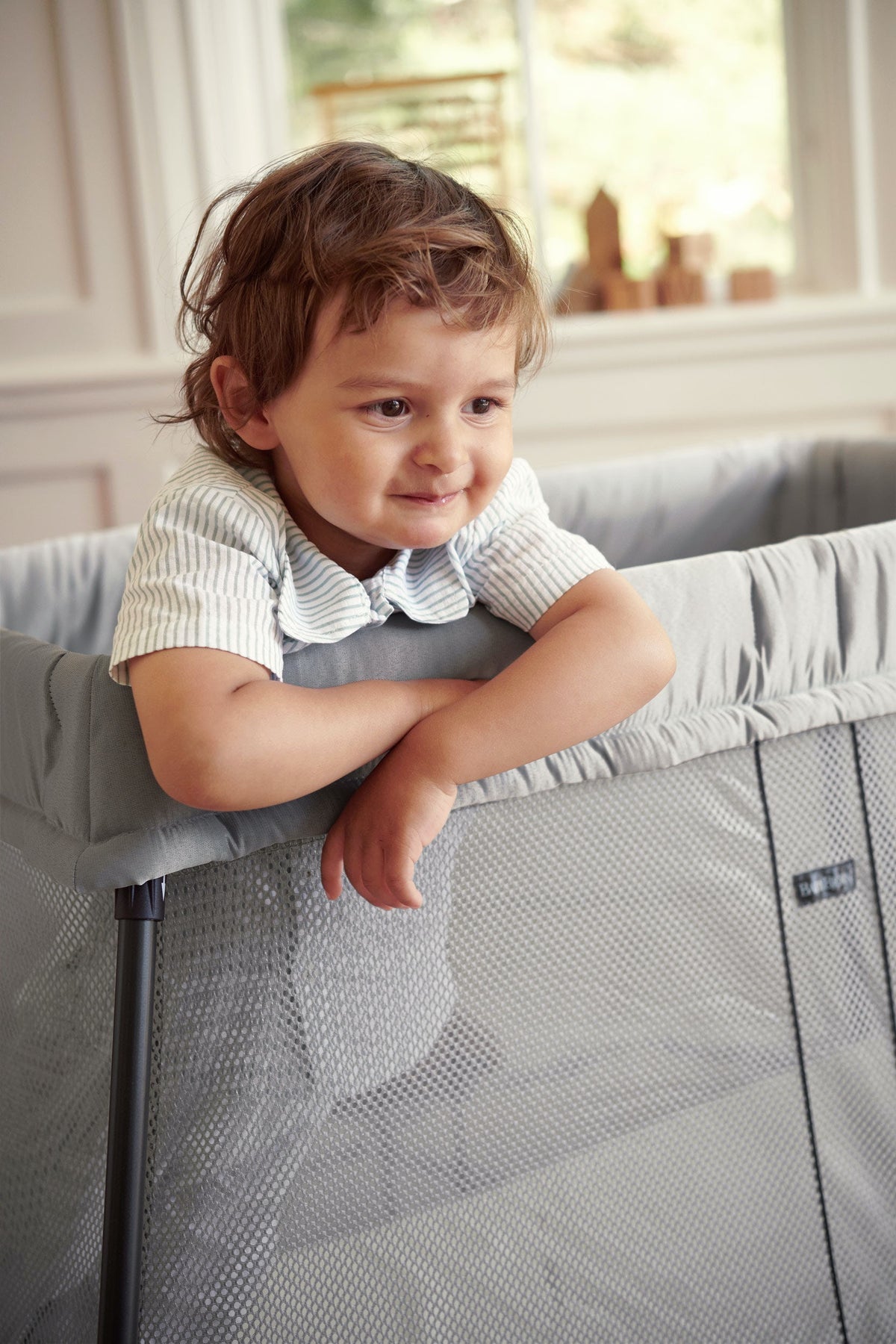 BabyBjörn Reisebett light Mesh silber inkl. Fixleintuch