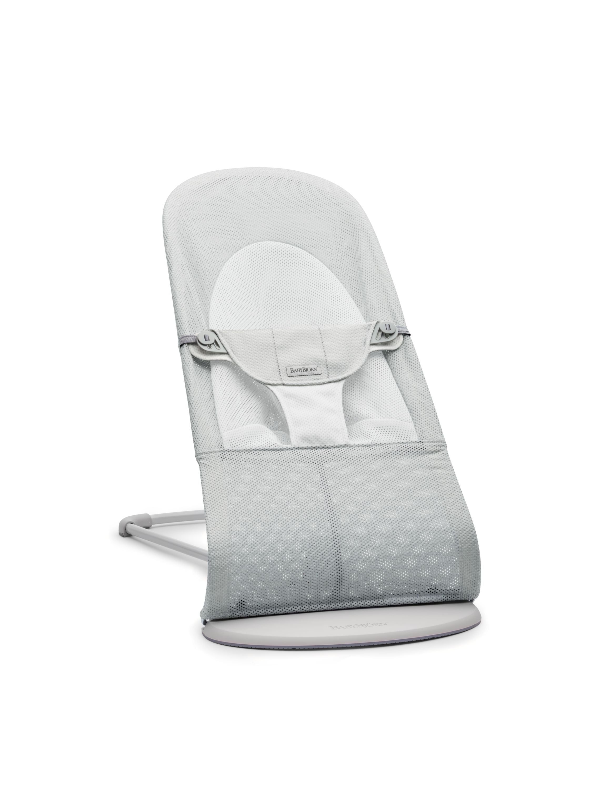 BabyBjörn Babywippe Balance Soft Mesh silber/weiss Rahmen hellgrau