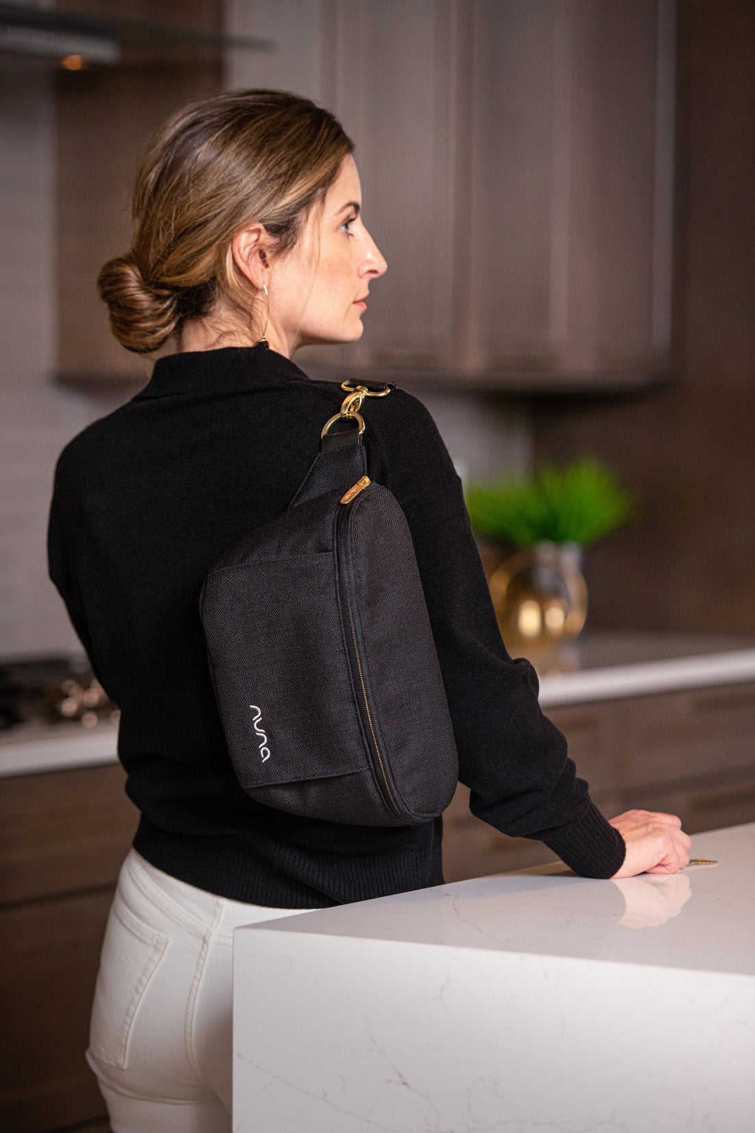 Nuna Wickeltasche Sling Bag Caviar