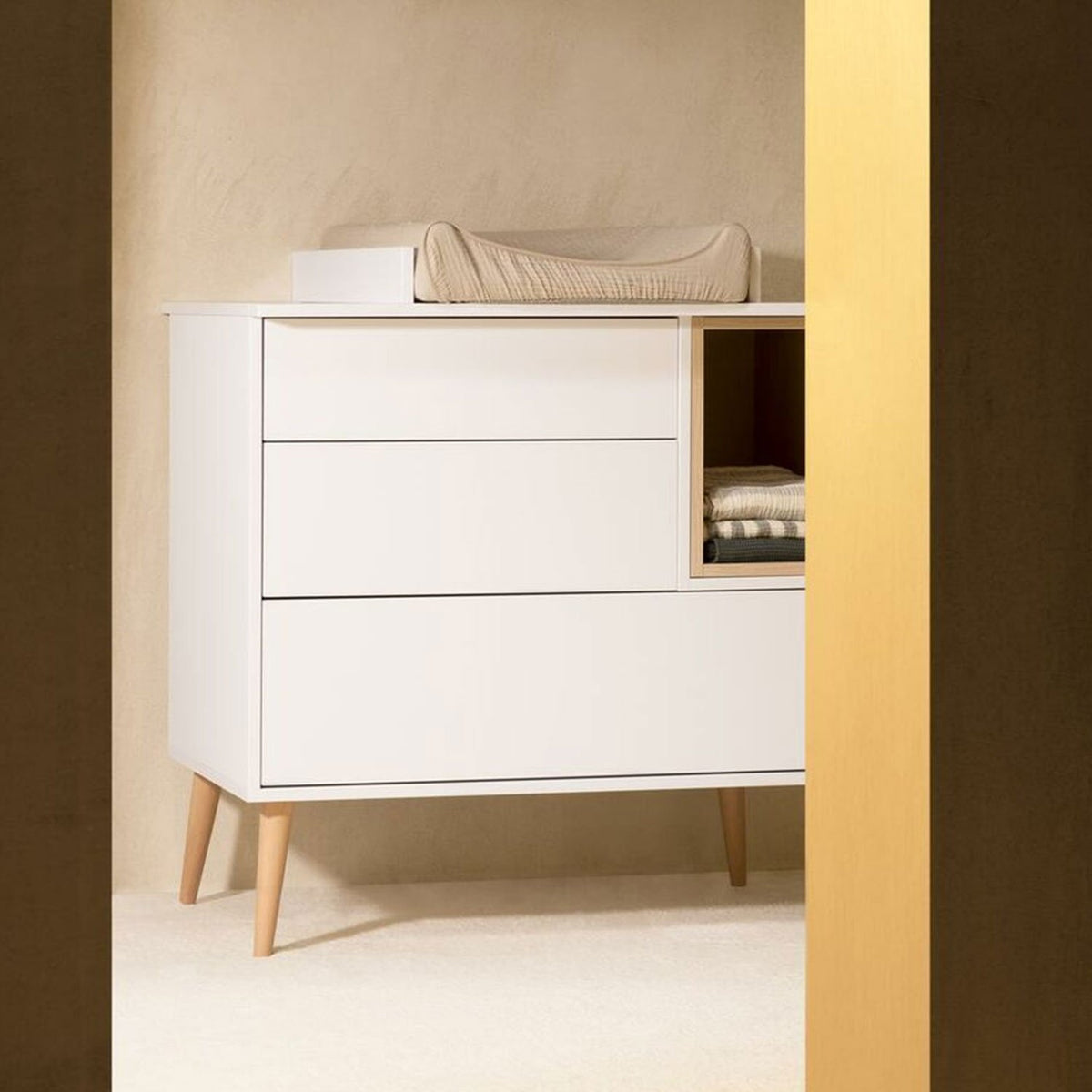 Quax Cocoon Kinderzimmer 3-teilig inkl. Wickelaufsatz Ice white AKTION plus 2 Nischen geschenkt