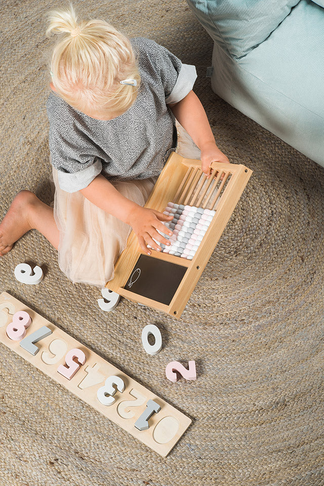 Jollein Zählrahmen aus Holz mit Kreidetafel Grey/Pink