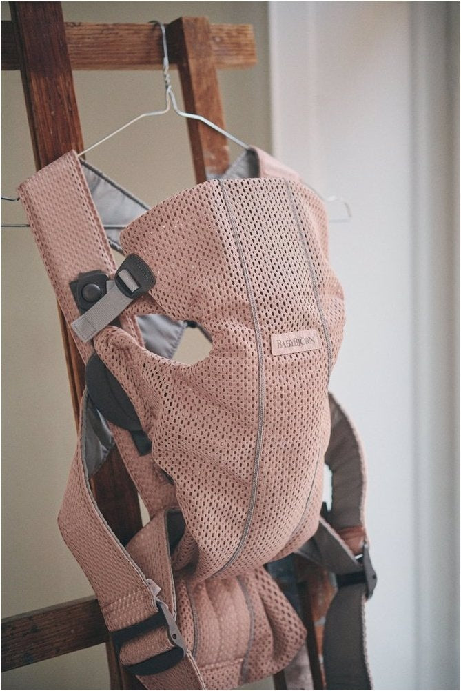 BabyBjörn Tragesitz Mini Mesh altrosa