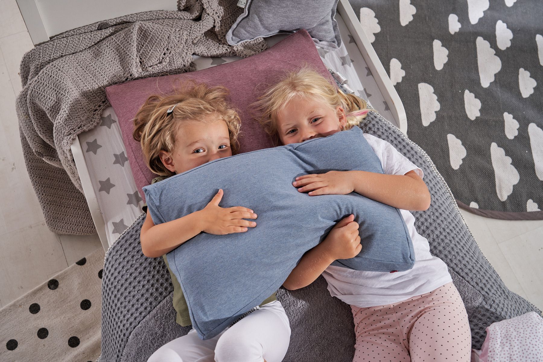 Theraline Kinderkopfkissen inkl. Bezug Dessin 154 "Melange Blau-grau" Bamboo Collection