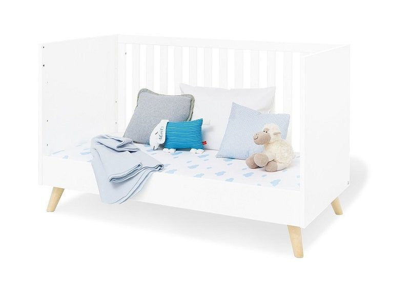 Pinolino Kinderbett 70x140 cm Move *SALE* + 4-tlg. Bettset 7Freunde gratis dazu!
