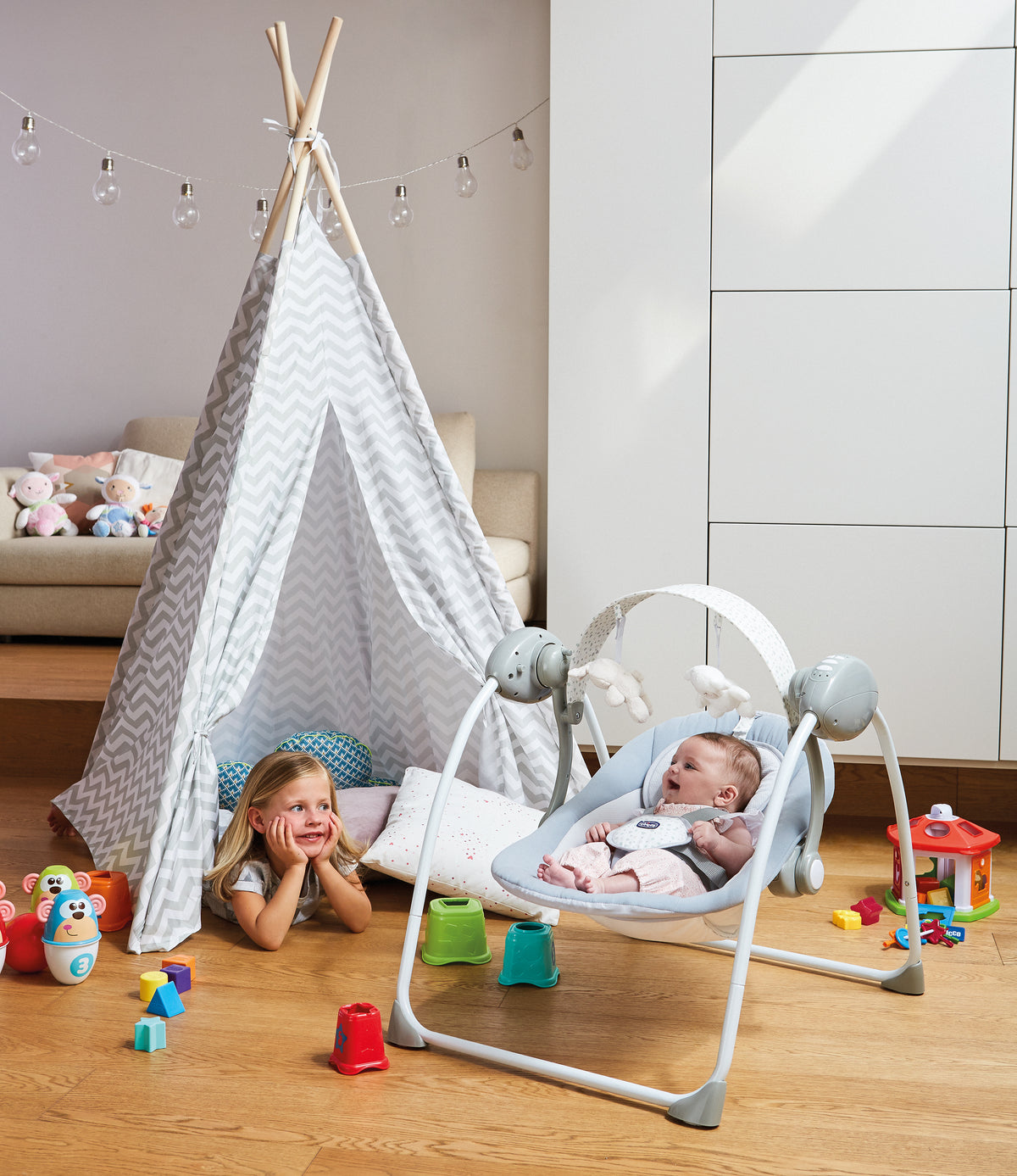 Chicco Relax &amp; Play Babyschaukel cool grey