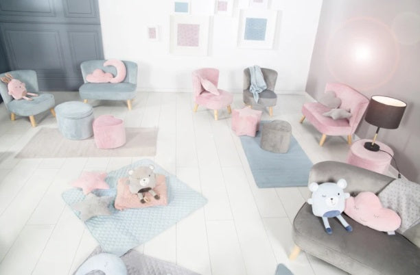 Kindersessel &#39;Lil Sofa mit stabilen Holzfüssen und rosa Samtstoff